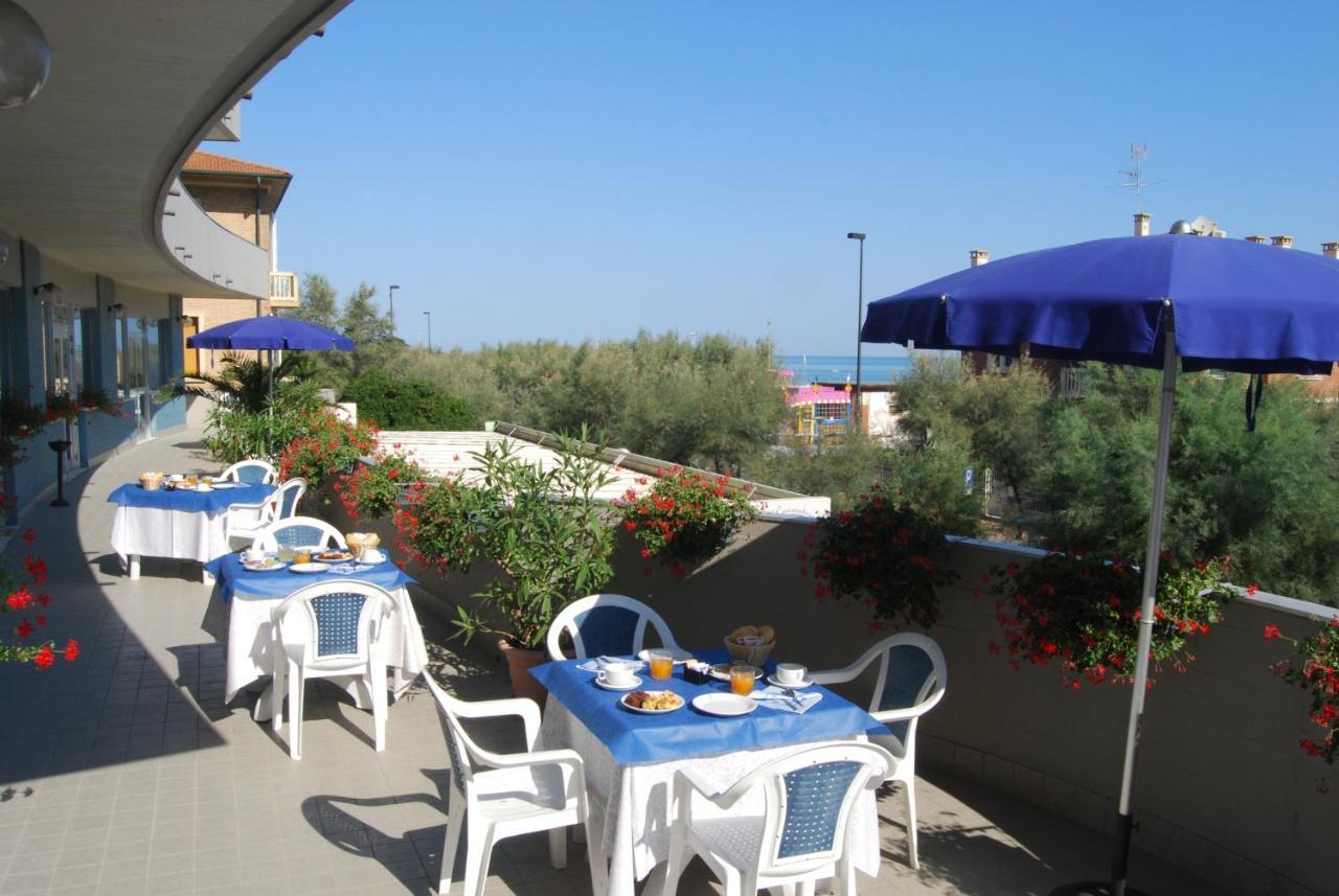 Hotel Caravelle Pesaro Esterno foto