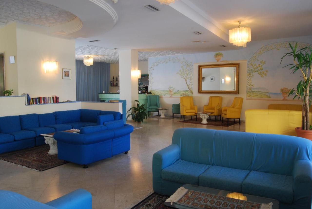 Hotel Caravelle Pesaro Esterno foto