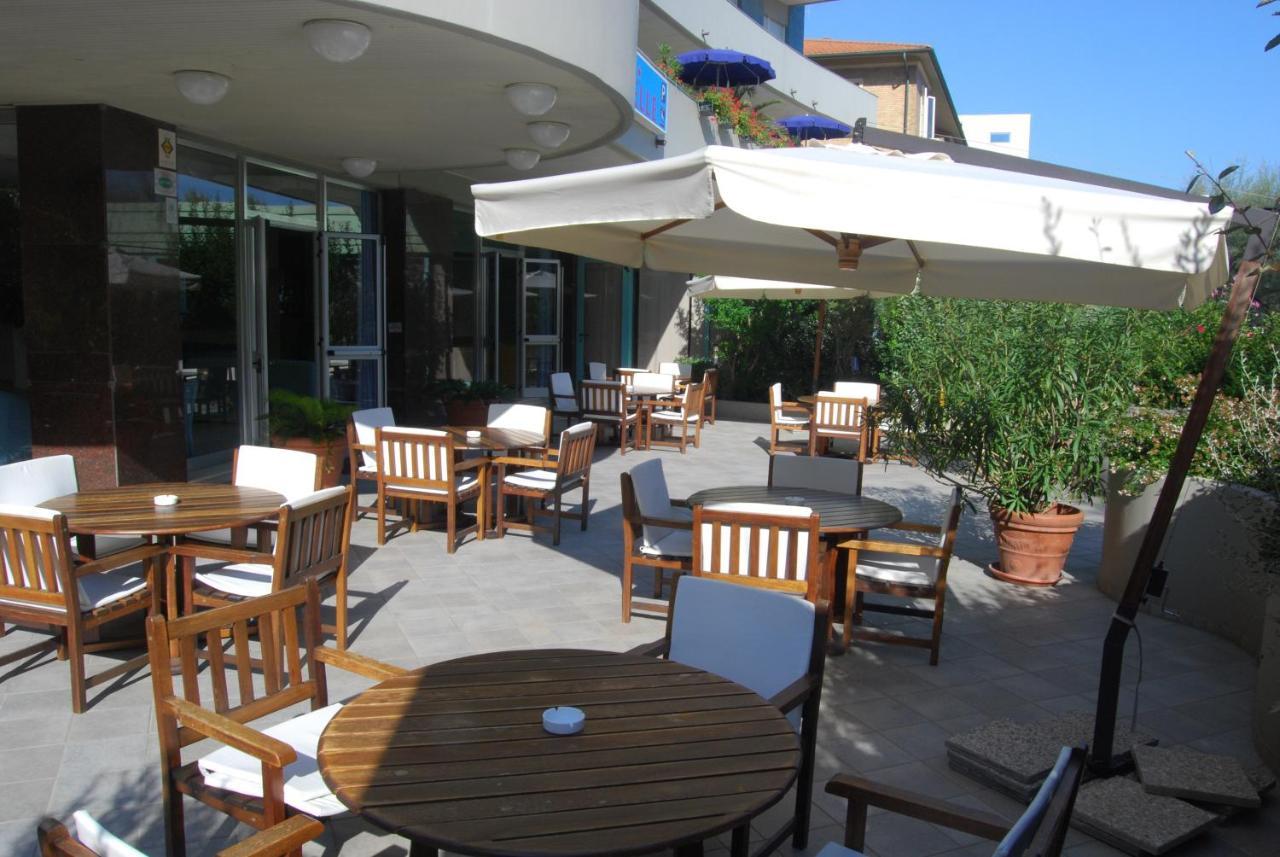 Hotel Caravelle Pesaro Esterno foto