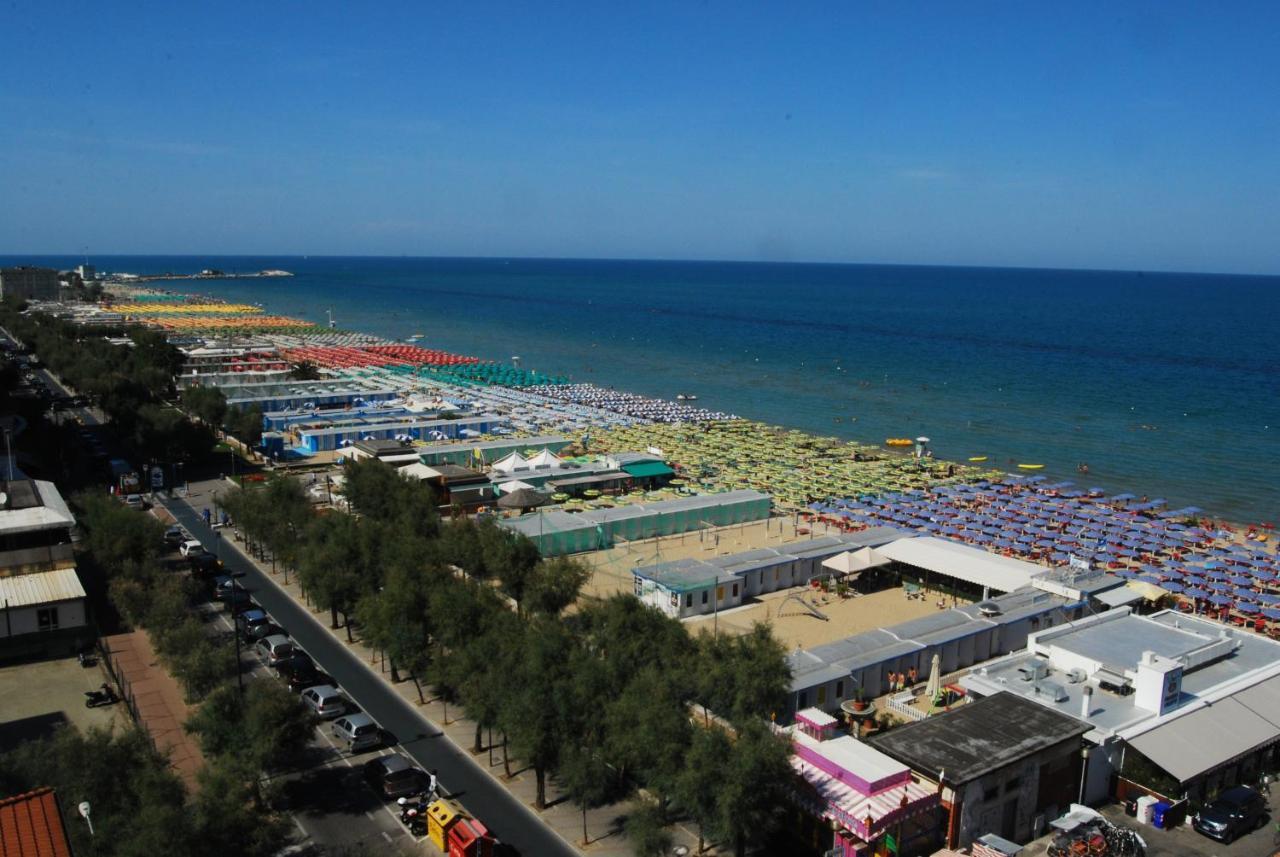 Hotel Caravelle Pesaro Esterno foto
