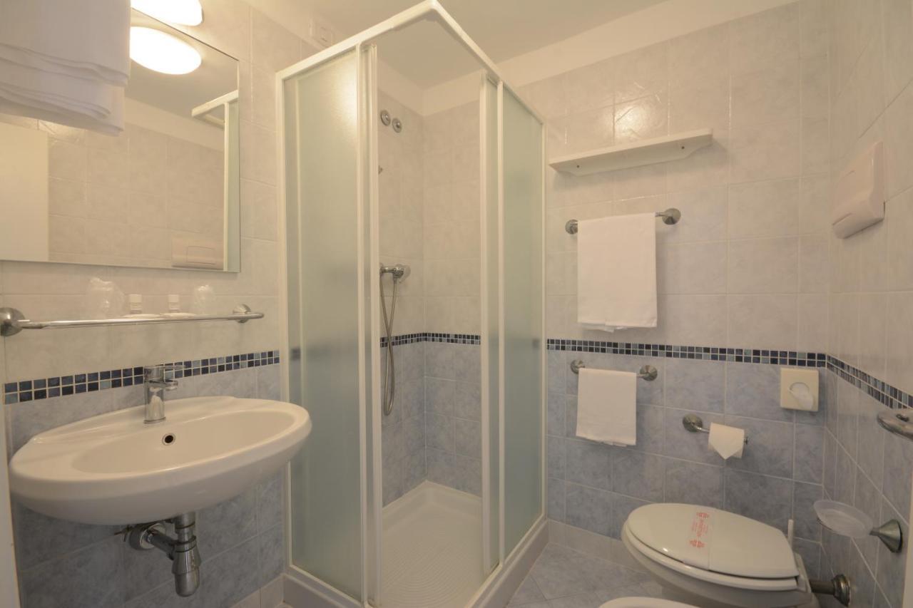 Hotel Caravelle Pesaro Esterno foto